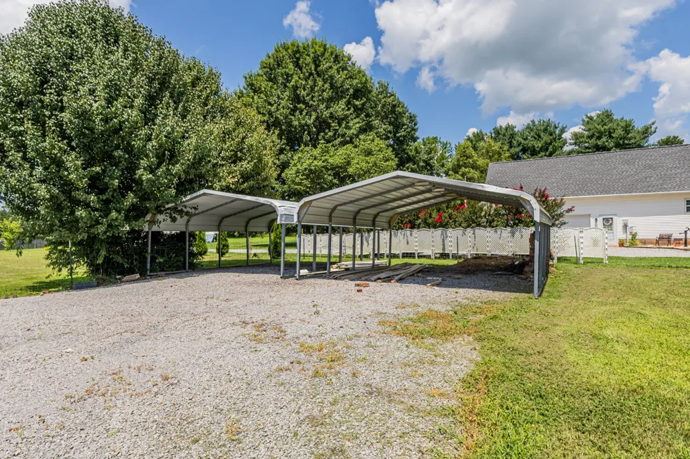 8624 Guthrie Rd Cross Plains, TN 37049