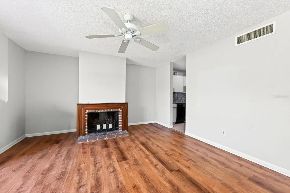 5137 PICADILLY CIRCUS COURT #3 Orlando, FL 32839
