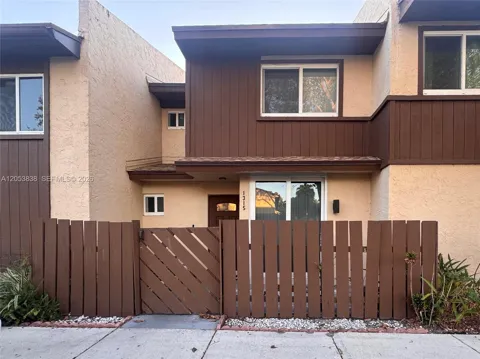 1315 Hampton Blvd #1315