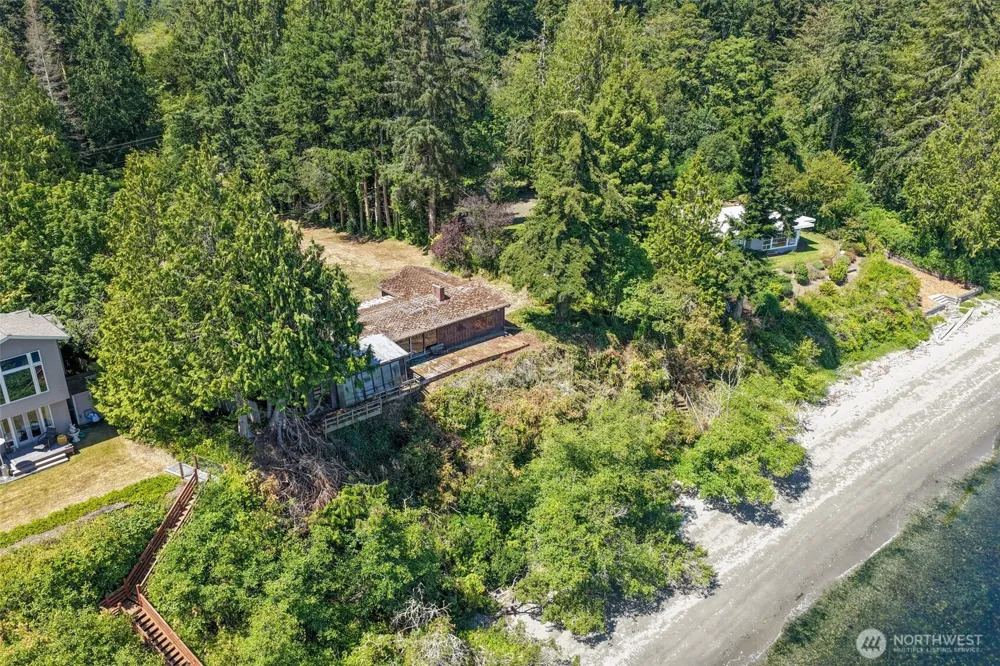 3984 NE Twin Spits Road Hansville, WA 98340