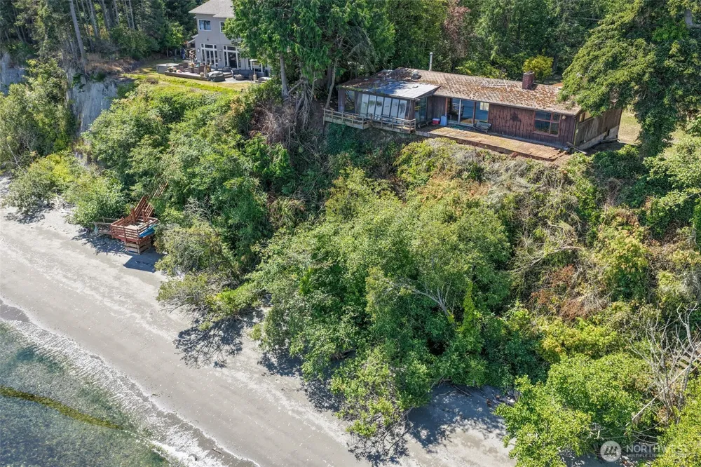 3984 NE Twin Spits Road Hansville, WA 98340