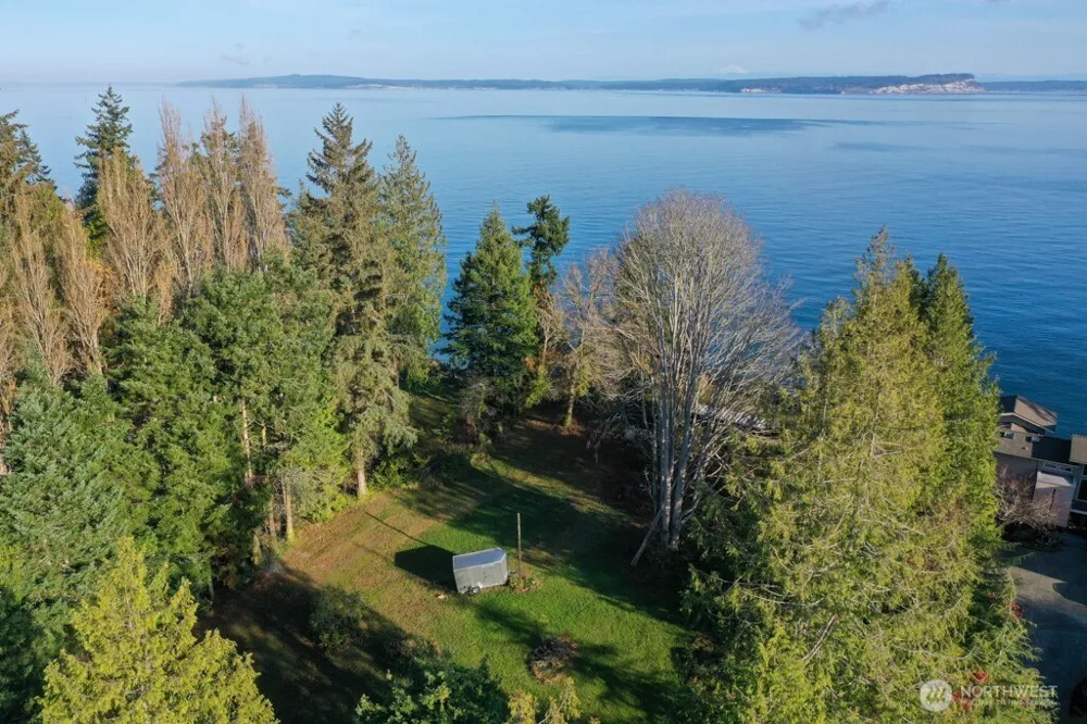 3984 NE Twin Spits Road Hansville, WA 98340