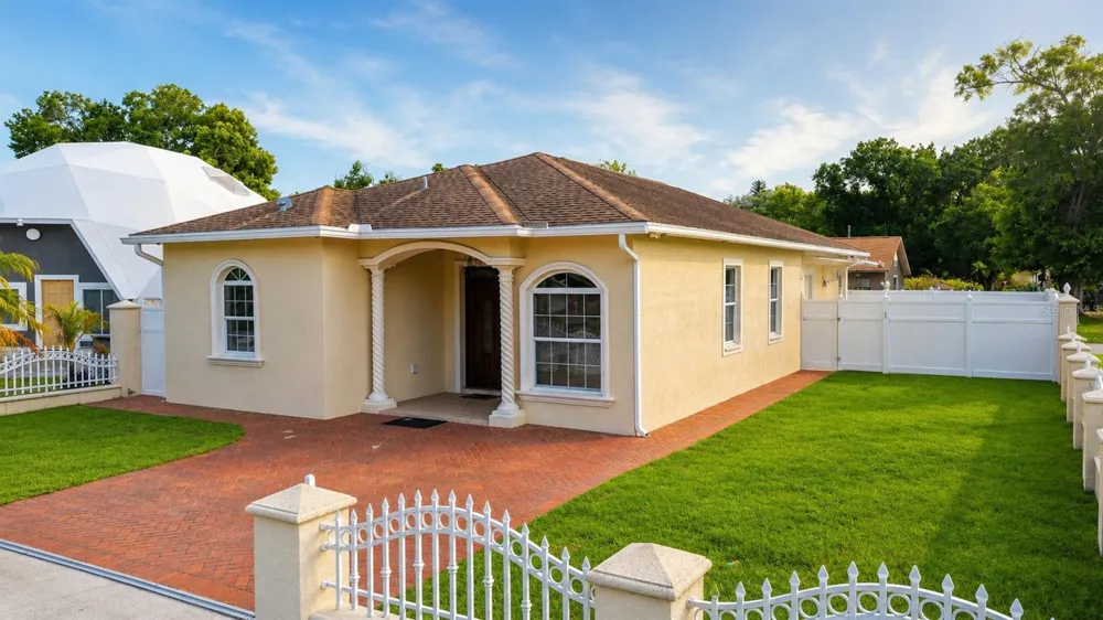 6922 HALE AVENUE Tampa, FL 33614