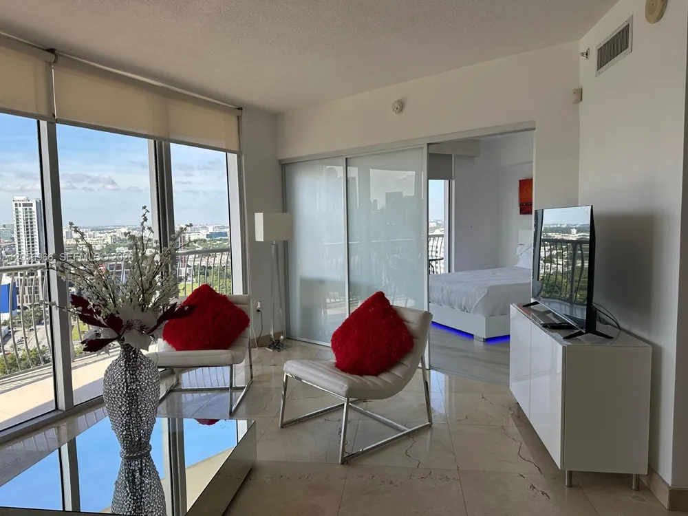 1750 Bayshore Dr #2914 Miami, FL 33132