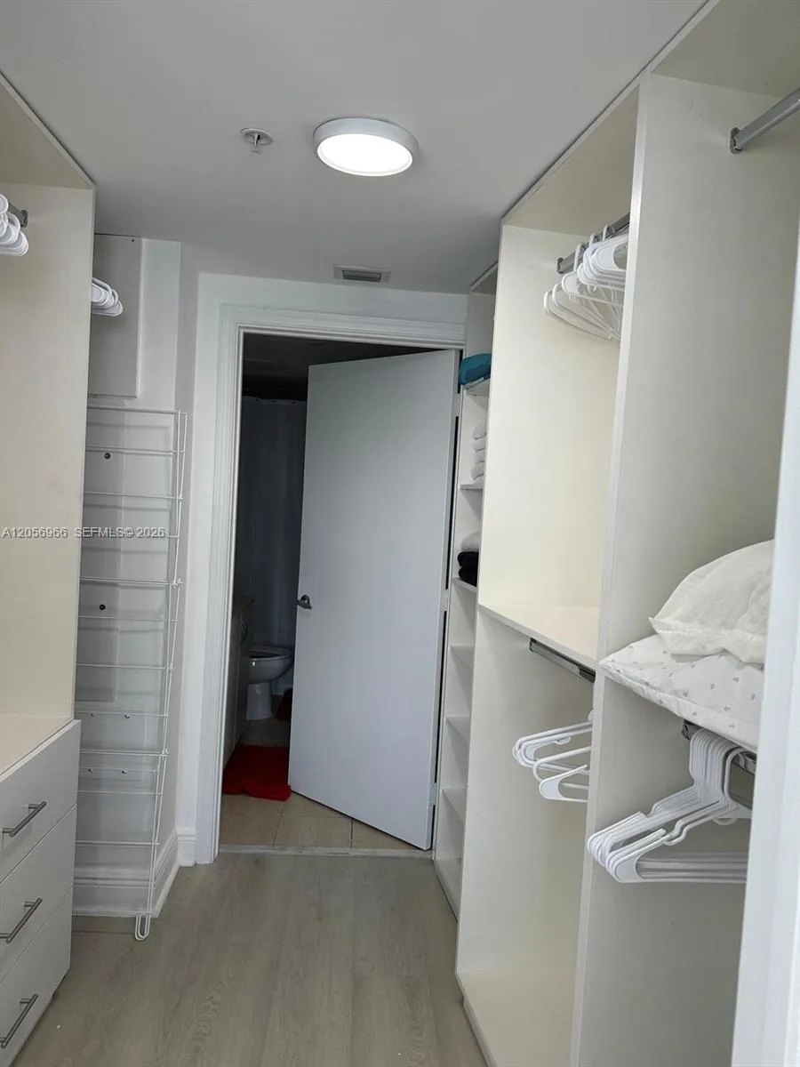 1750 Bayshore Dr #2914 Miami, FL 33132