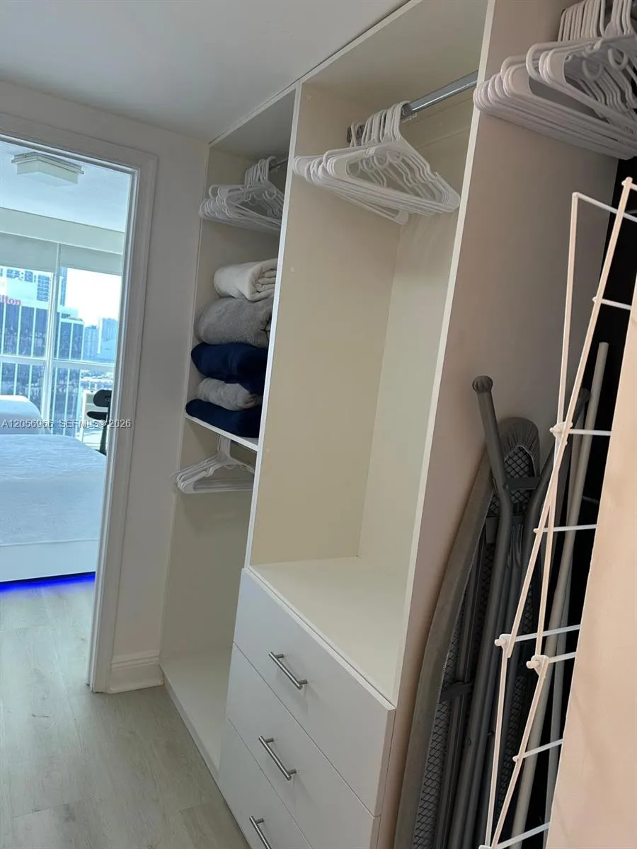 1750 Bayshore Dr #2914 Miami, FL 33132