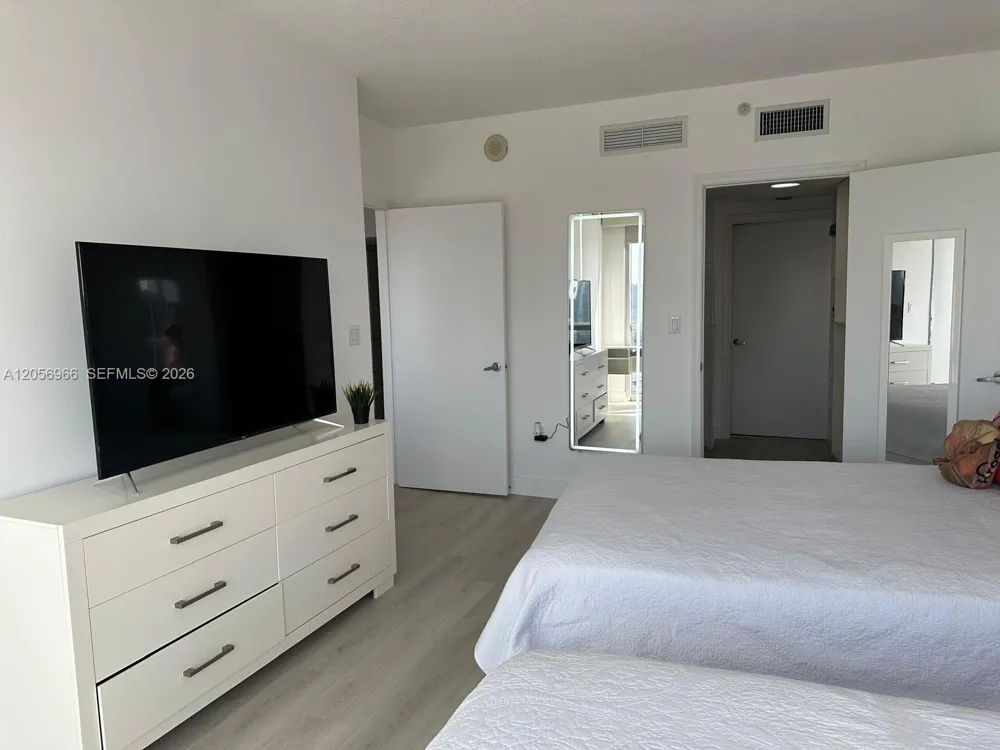 1750 Bayshore Dr #2914 Miami, FL 33132