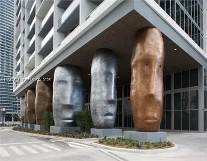 465 Brickell Ave #5304 Miami, FL 33131
