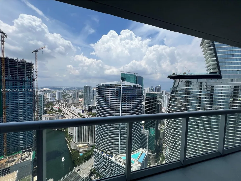 465 Brickell Ave #5304 Miami, FL 33131