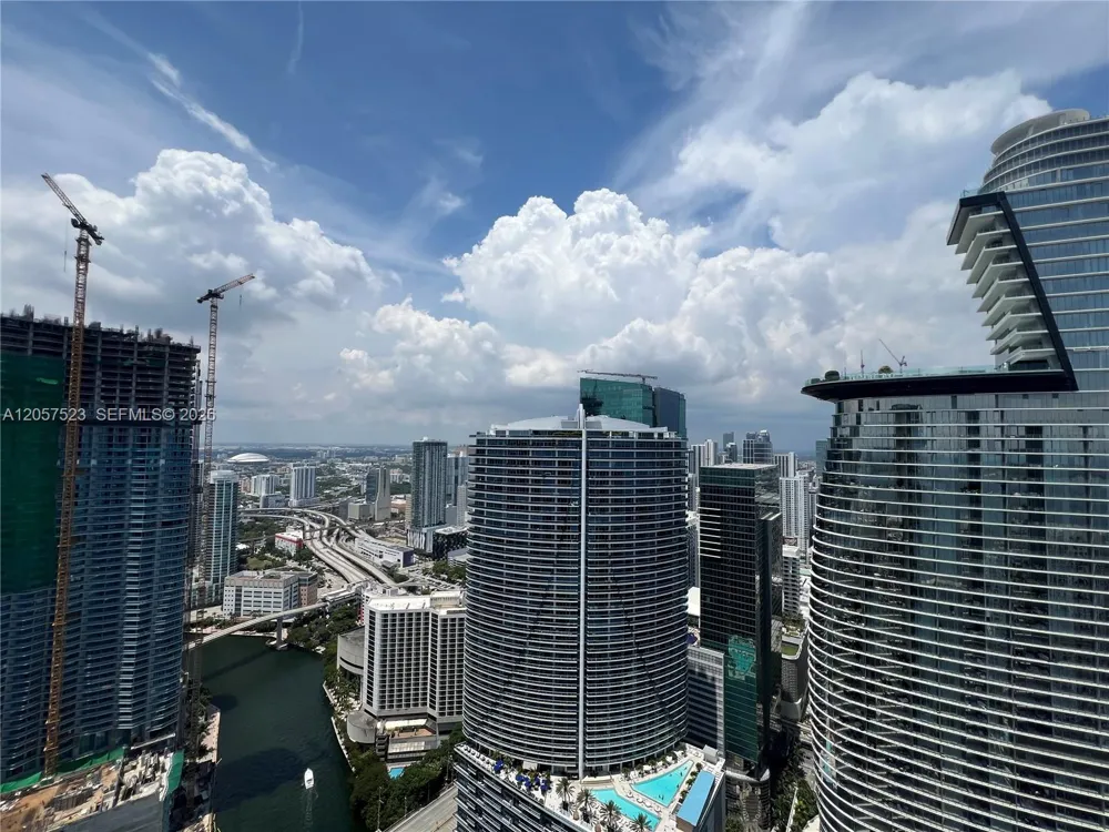465 Brickell Ave #5304 Miami, FL 33131