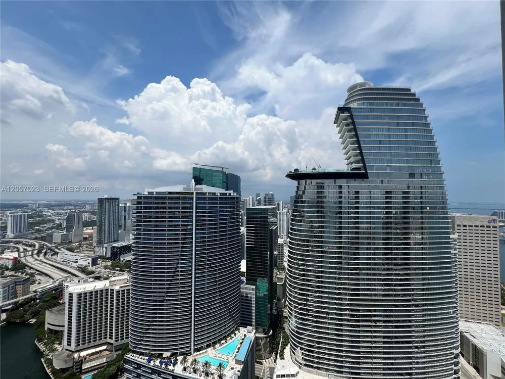 465 Brickell Ave #5304 Miami, FL 33131