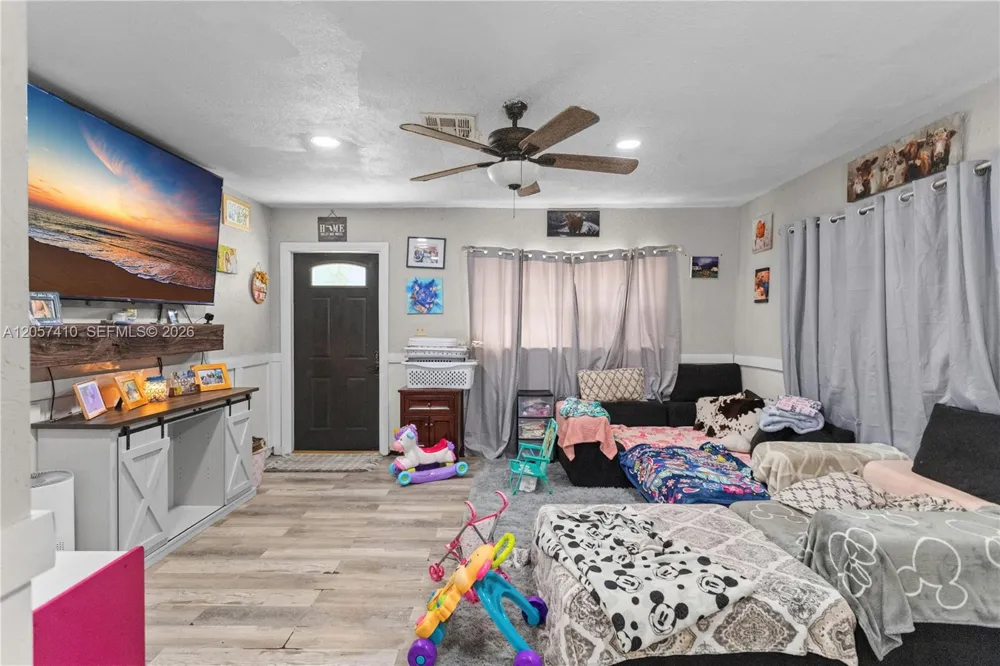 4971 SW 5th St Margate, FL 33068