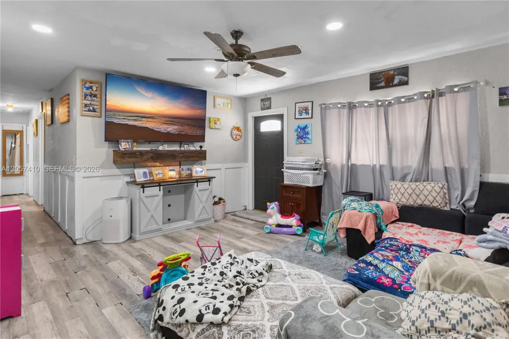 4971 SW 5th St Margate, FL 33068