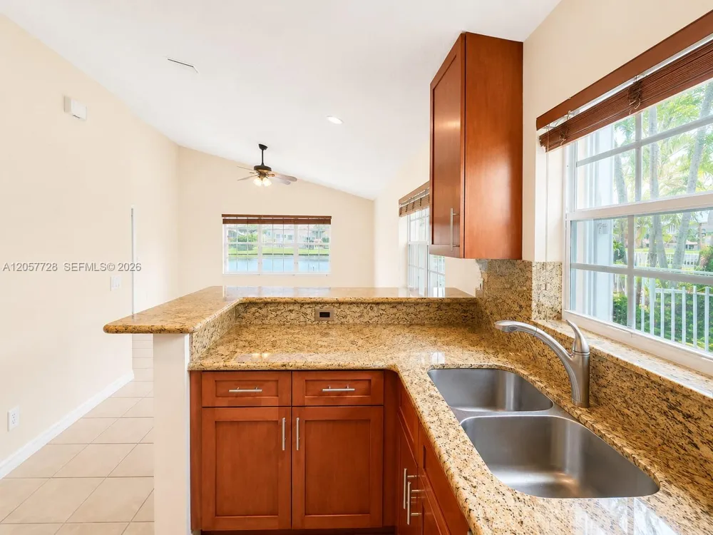 1041 Cedar Falls Dr Weston, FL 33327