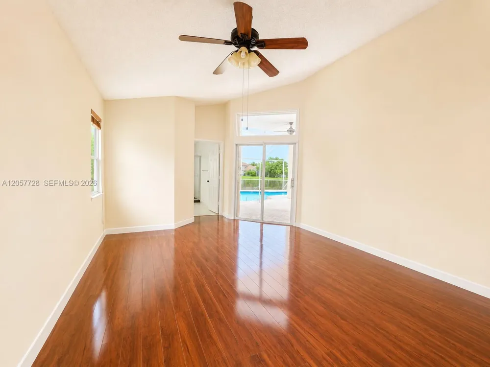 1041 Cedar Falls Dr Weston, FL 33327