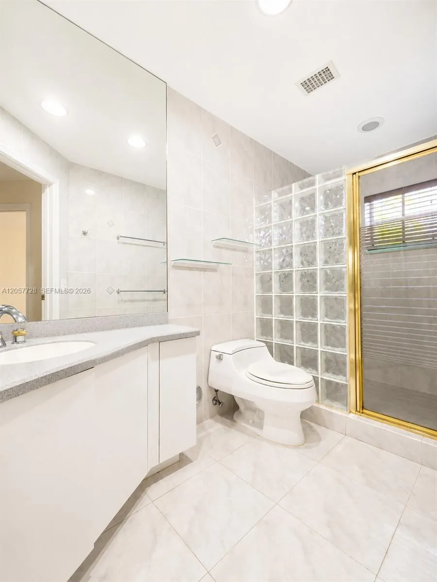 1041 Cedar Falls Dr Weston, FL 33327