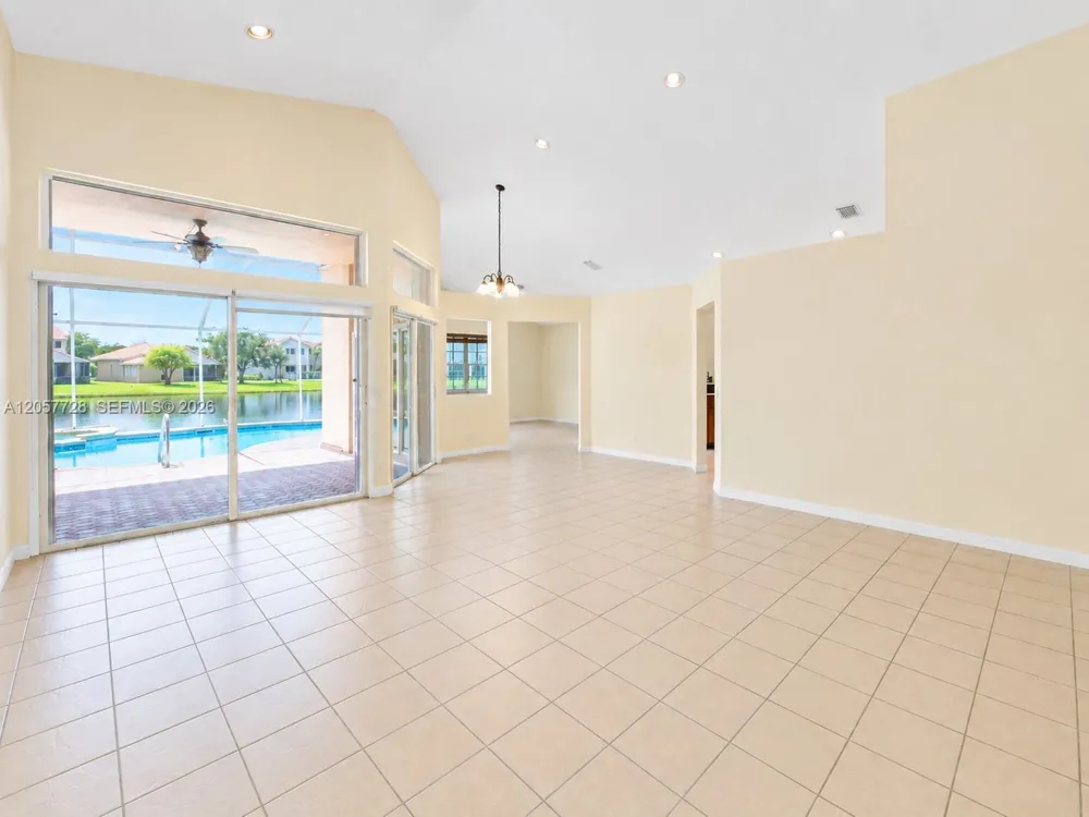 1041 Cedar Falls Dr Weston, FL 33327