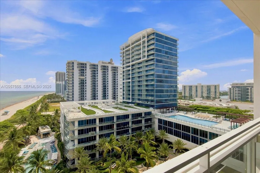 6801 Collins Ave #1020 Door 1006 Leal Miami Beach, FL 33141