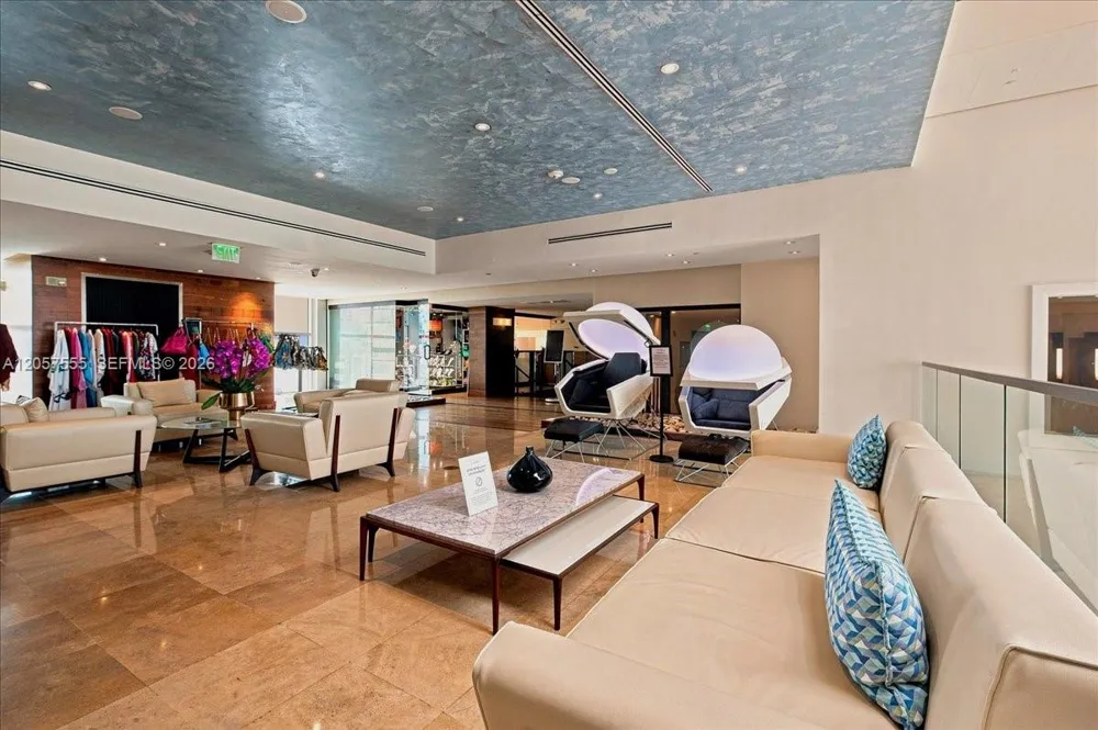 6801 Collins Ave #1020 Door 1006 Leal Miami Beach, FL 33141