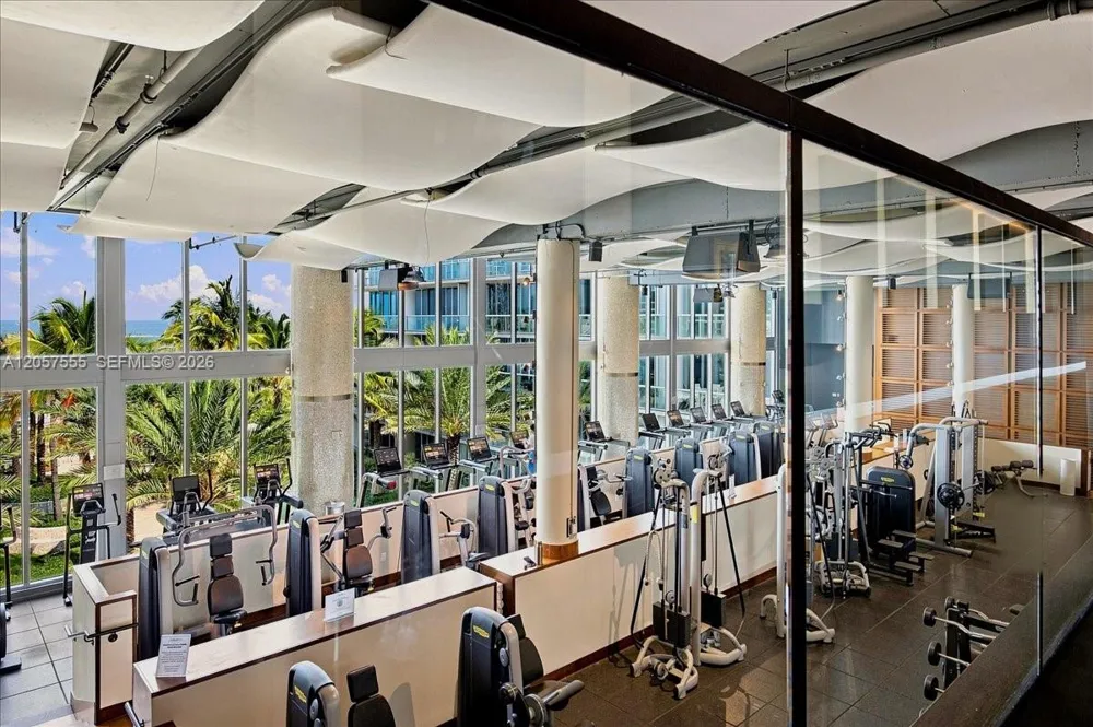 6801 Collins Ave #1020 Door 1006 Leal Miami Beach, FL 33141