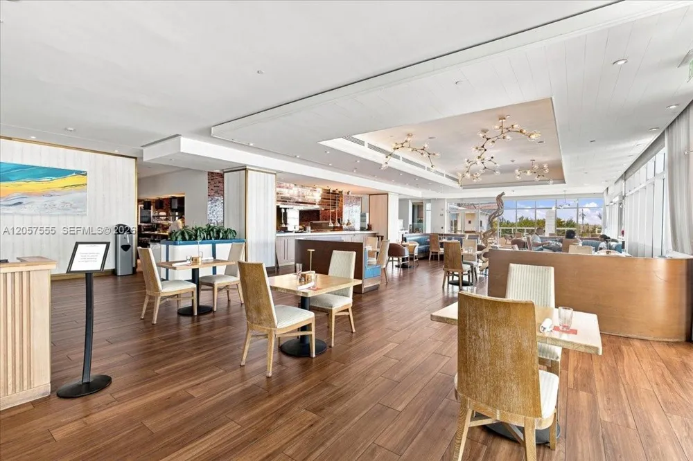 6801 Collins Ave #1020 Door 1006 Leal Miami Beach, FL 33141