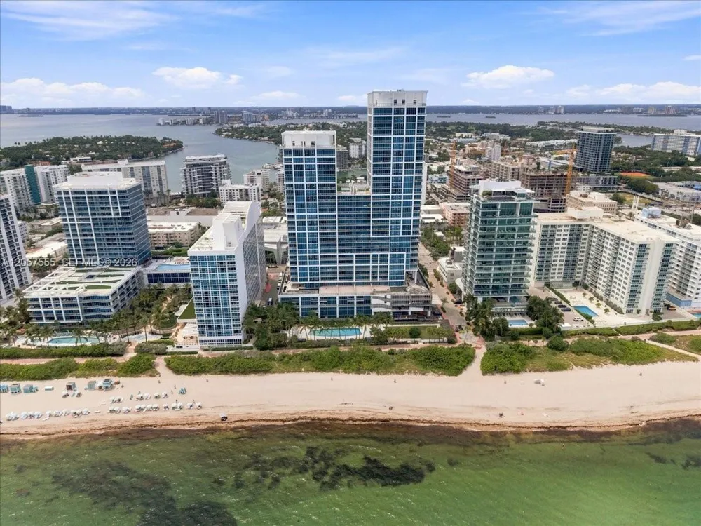 6801 Collins Ave #1020 Door 1006 Leal Miami Beach, FL 33141