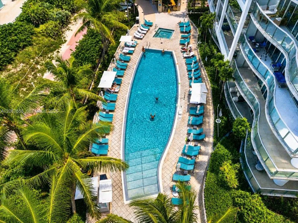 6801 Collins Ave #1020 Door 1006 Leal Miami Beach, FL 33141