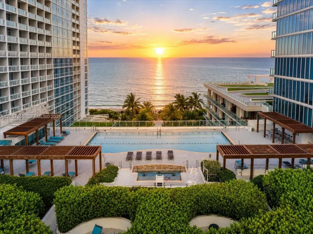 6801 Collins Ave #1020 Door 1006 Leal Miami Beach, FL 33141