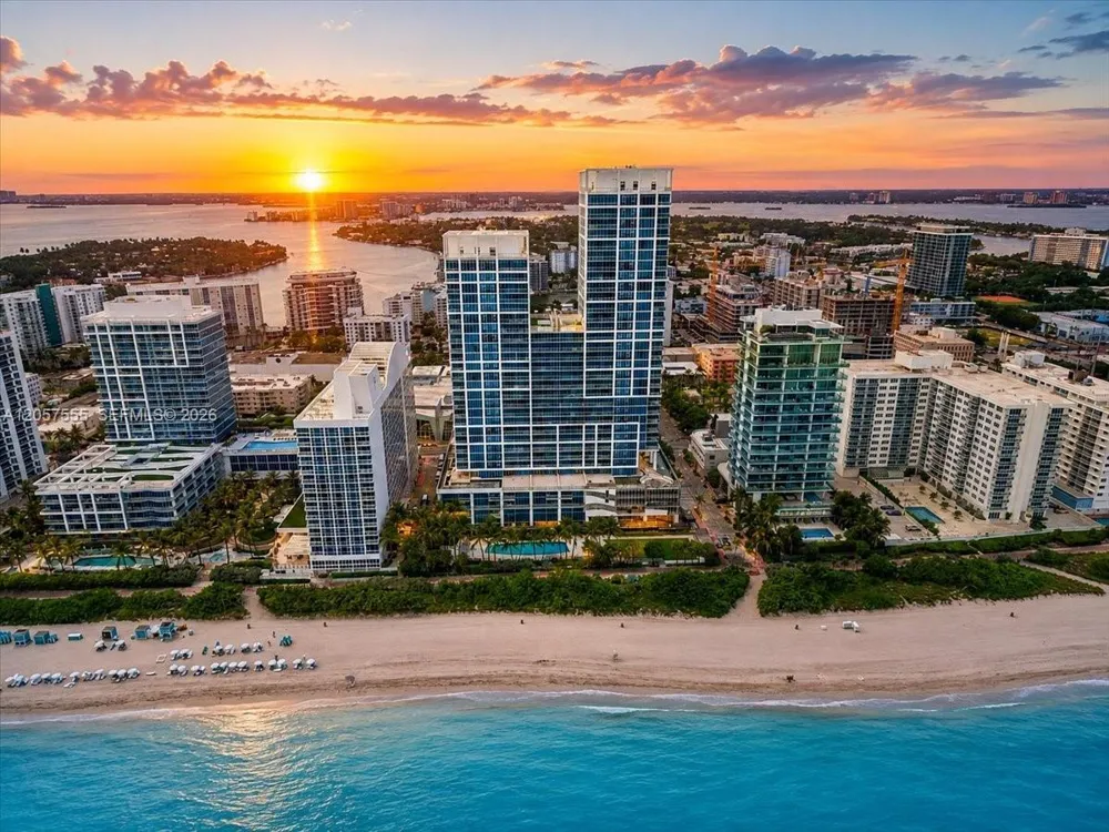 6801 Collins Ave #1020 Door 1006 Leal Miami Beach, FL 33141