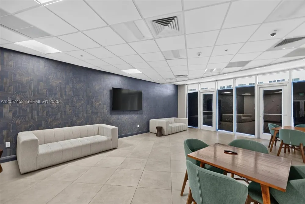 1750 Bayshore Dr #1609 Miami, FL 33132
