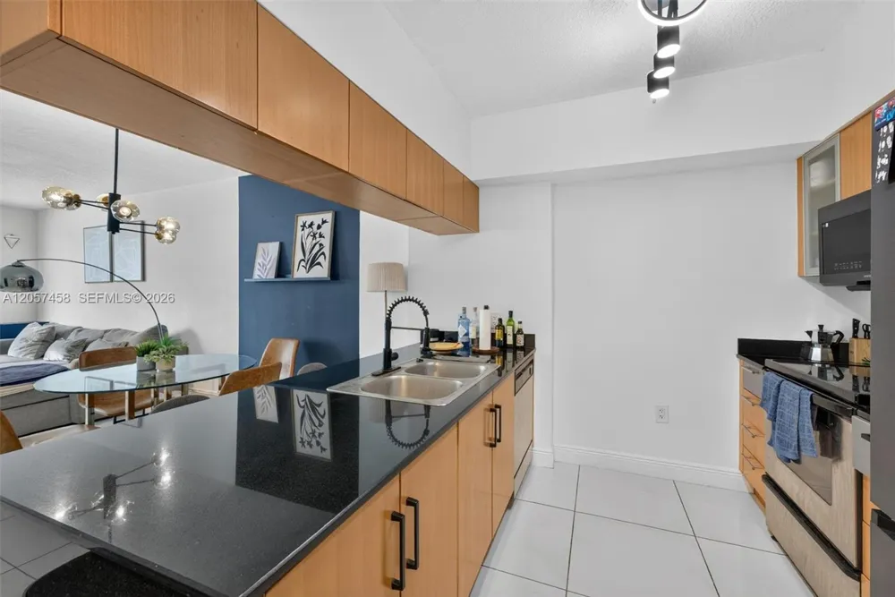 1750 Bayshore Dr #1609 Miami, FL 33132