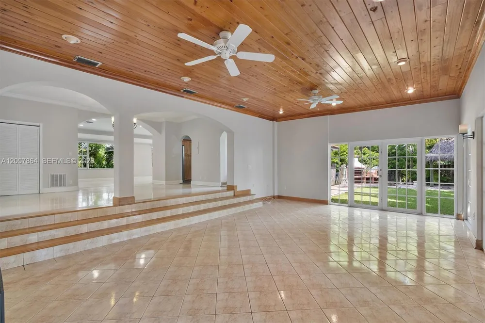 4445 Michigan Ave Miami Beach, FL 33140