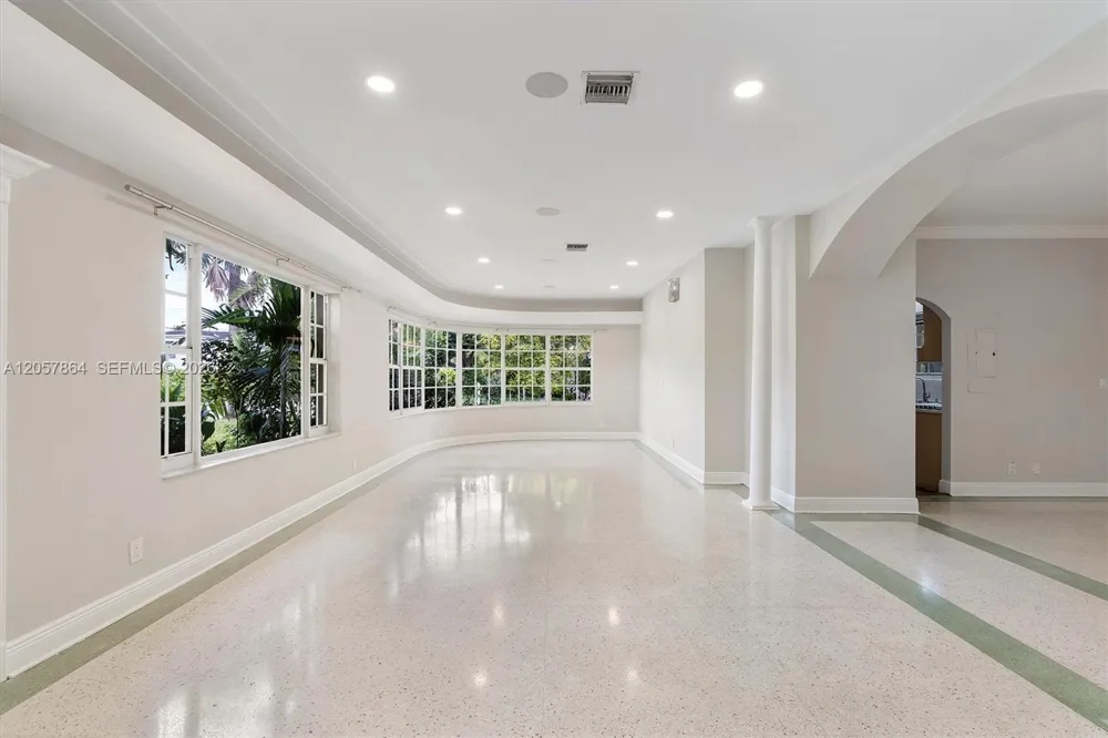 4445 Michigan Ave Miami Beach, FL 33140