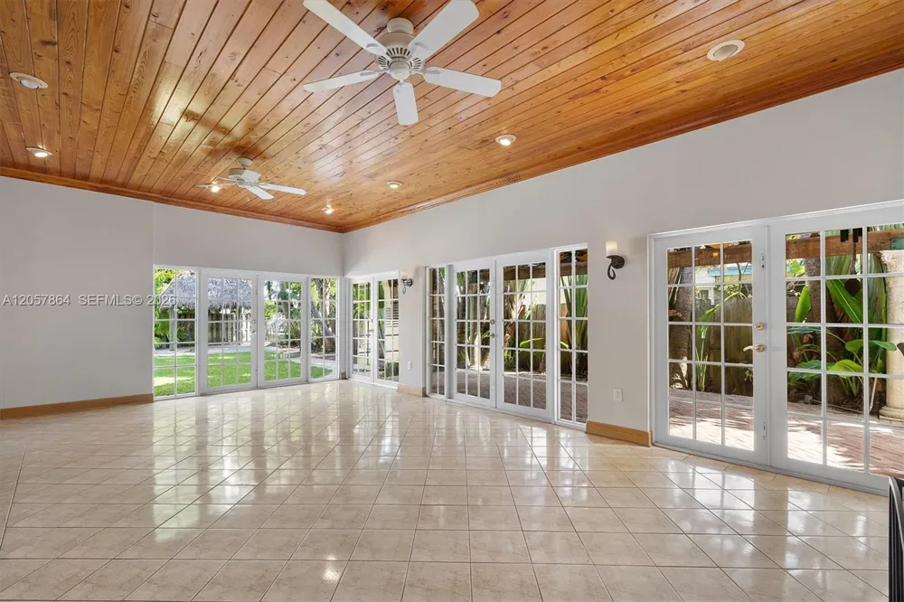 4445 Michigan Ave Miami Beach, FL 33140