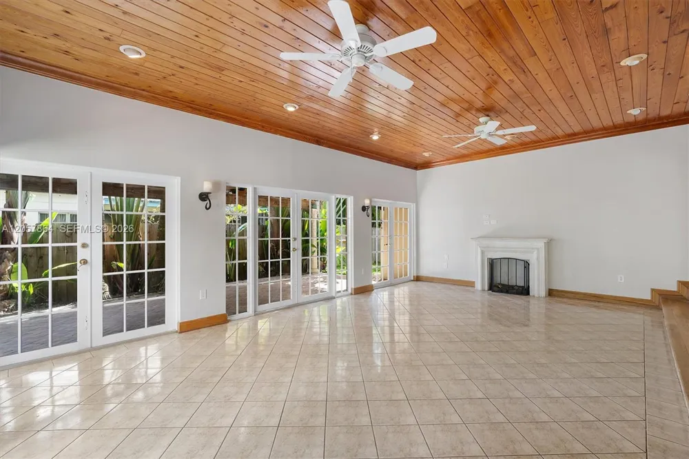 4445 Michigan Ave Miami Beach, FL 33140