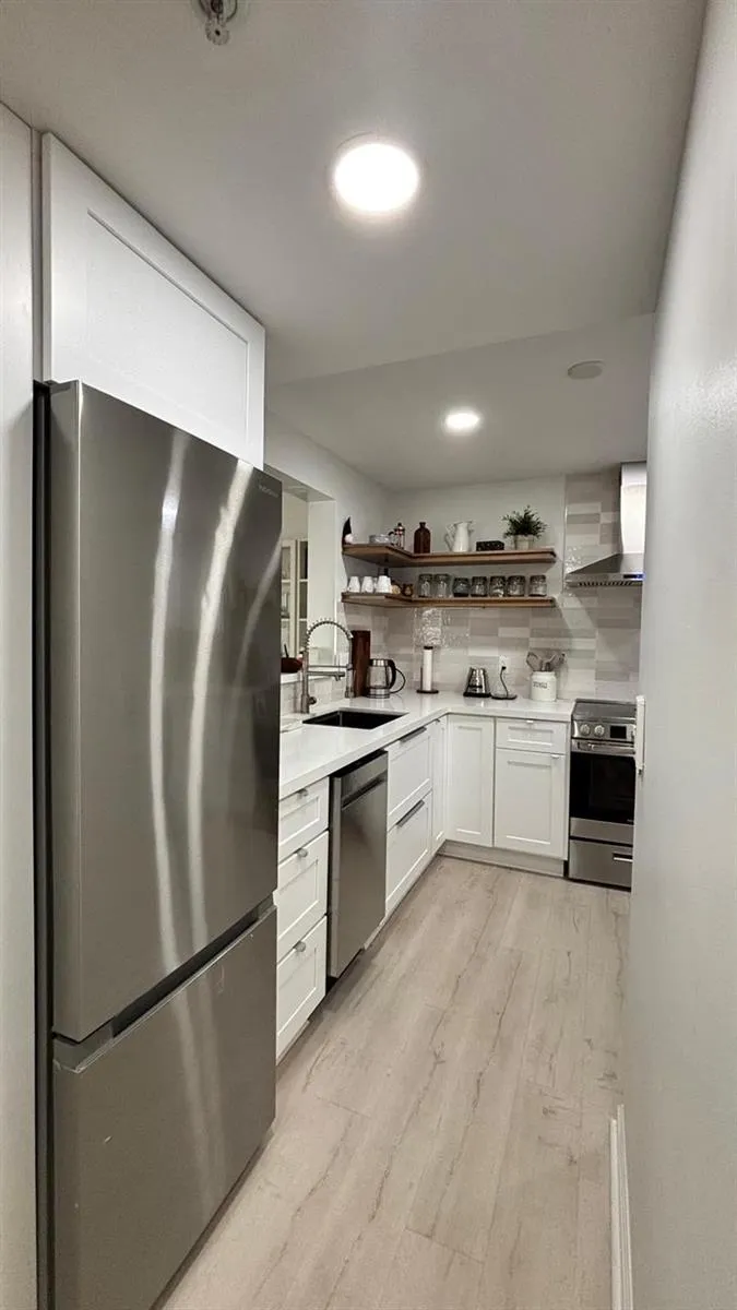 1350 SE 3RD AVENUE #208 Dania Beach, FL 33004