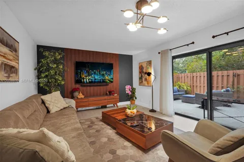 2603 Lakeview Ct