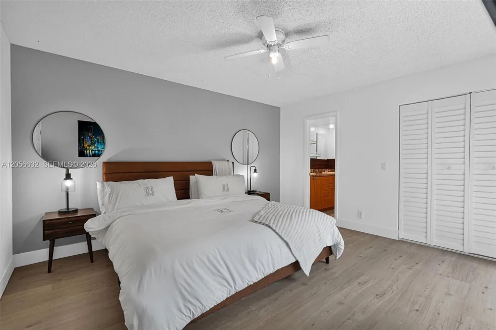 2603 Lakeview Ct Cooper City, FL 33026