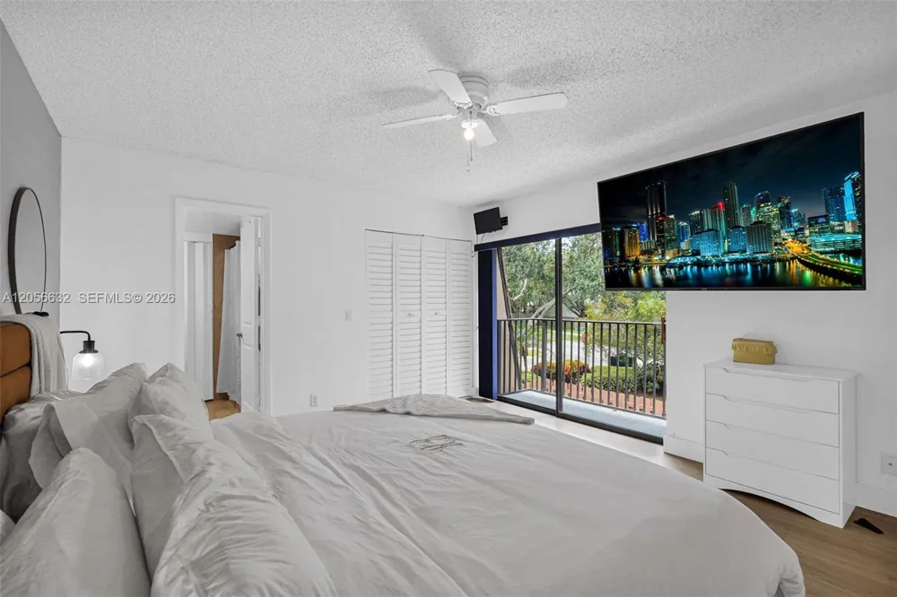 2603 Lakeview Ct Cooper City, FL 33026