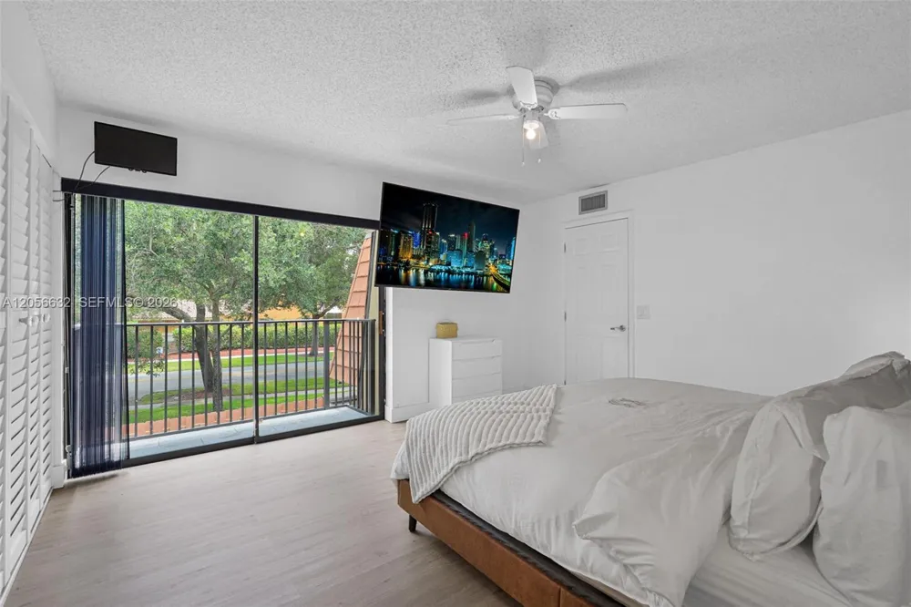 2603 Lakeview Ct Cooper City, FL 33026