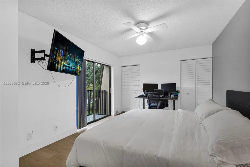 2603 Lakeview Ct Cooper City, FL 33026