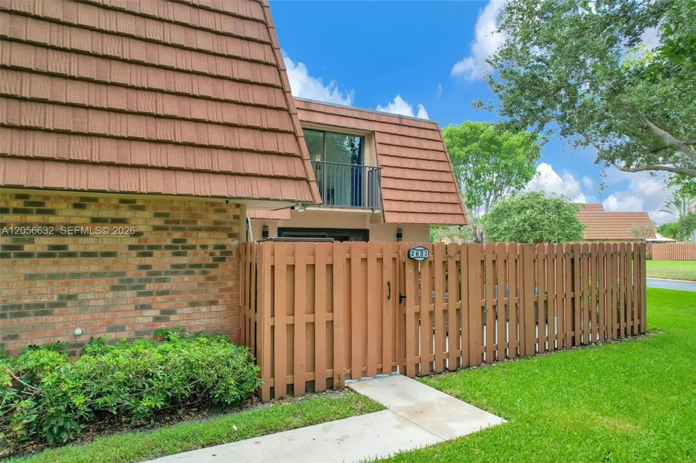 2603 Lakeview Ct Cooper City, FL 33026