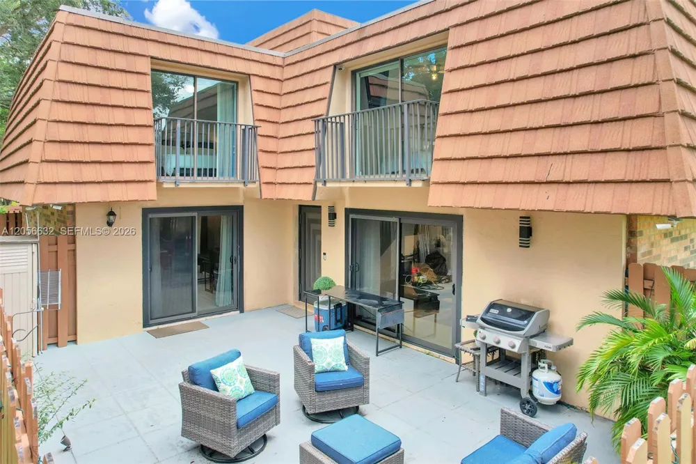 2603 Lakeview Ct Cooper City, FL 33026
