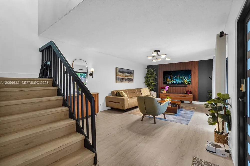 2603 Lakeview Ct Cooper City, FL 33026