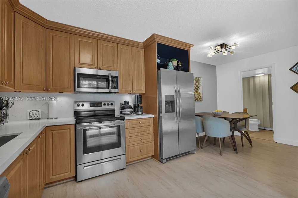 2603 Lakeview Ct Cooper City, FL 33026