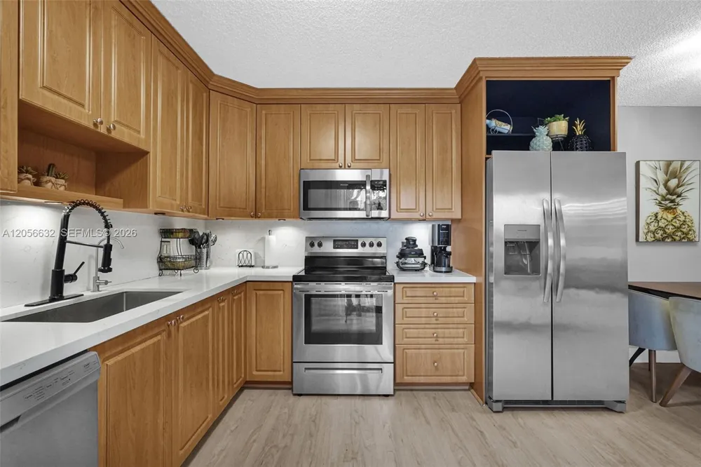 2603 Lakeview Ct Cooper City, FL 33026