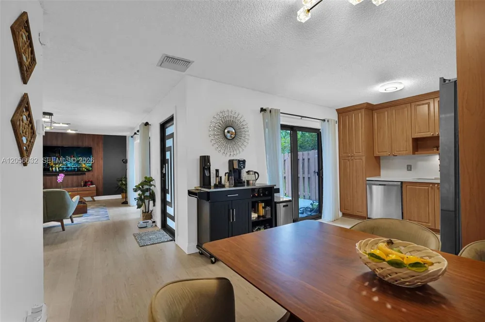 2603 Lakeview Ct Cooper City, FL 33026