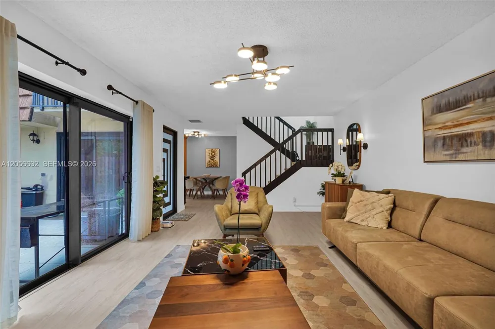 2603 Lakeview Ct Cooper City, FL 33026