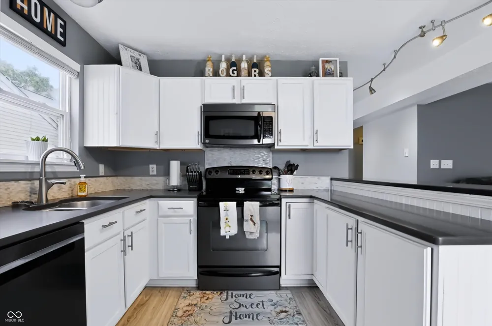 1608 Austin Drive Lebanon, IN 46052
