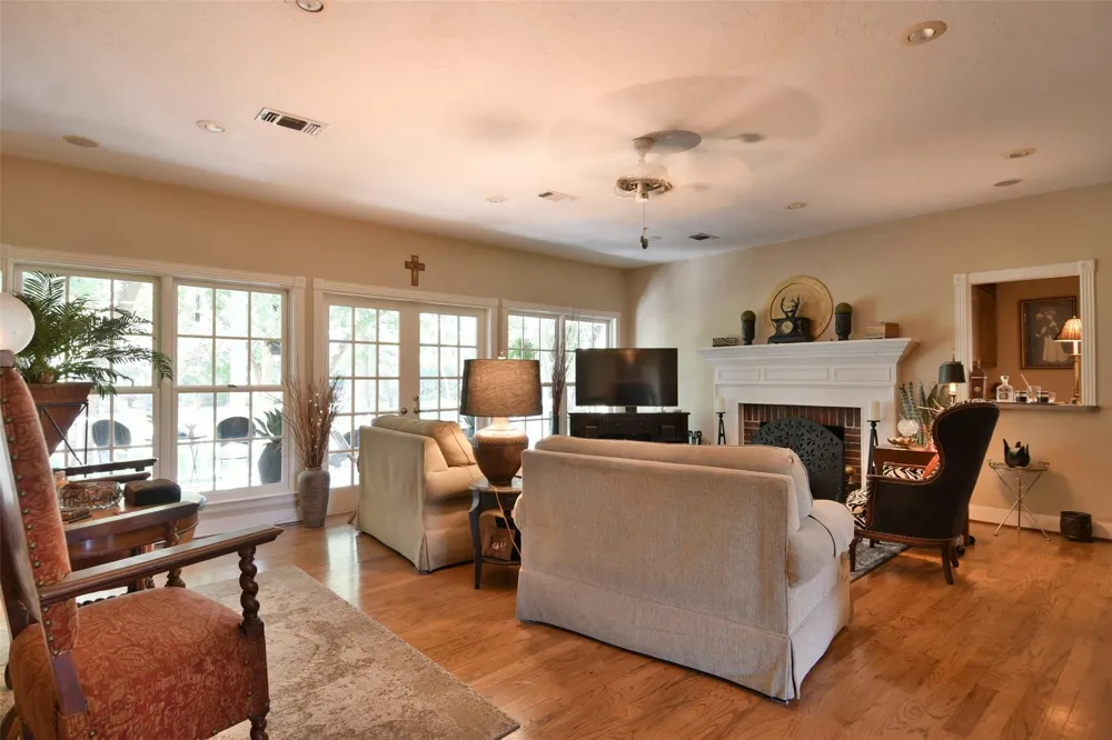 1263 Weishuhn Road New Ulm, TX 78950